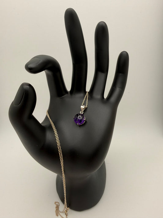 Sterling Silver necklace with Cabochon stone